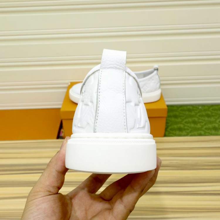 Picture of Louis Vuitton Shoes _SKULVsz38-44mnf100216185